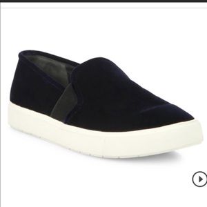 VINCE women’s black suede sneakers NEVER WORN